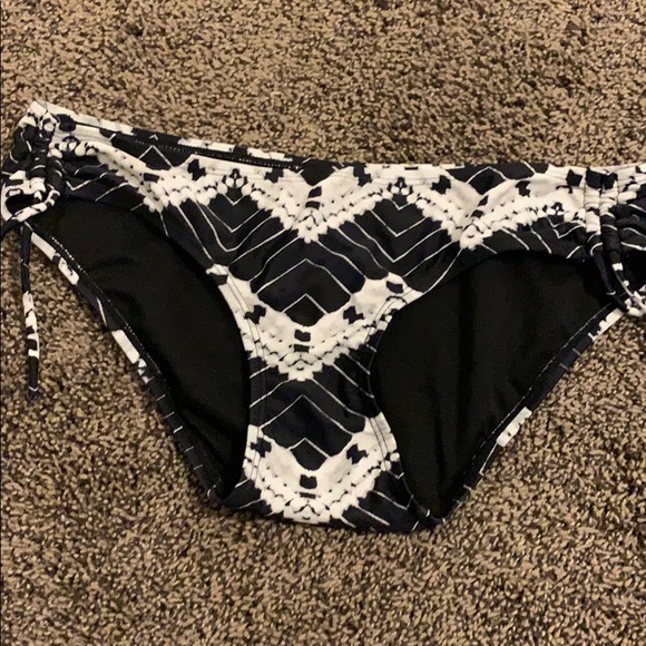 Bathing suit bottoms - Picture 1 of 2